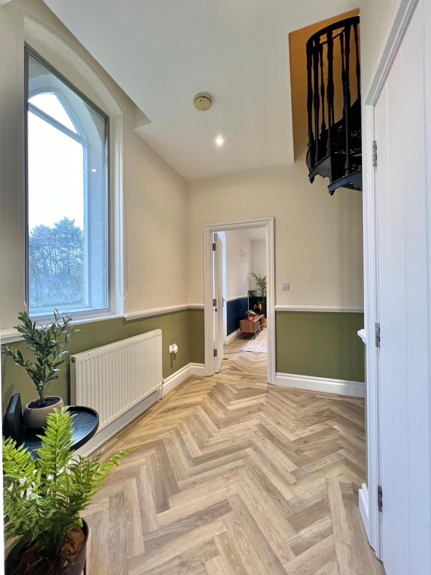 Apartment Incredible 3 Bedrooms Home, Free Parking - A Blend Of Luxury And Character - Incredible Location - Castle, Ascot, Legoland, Heathrow Airport