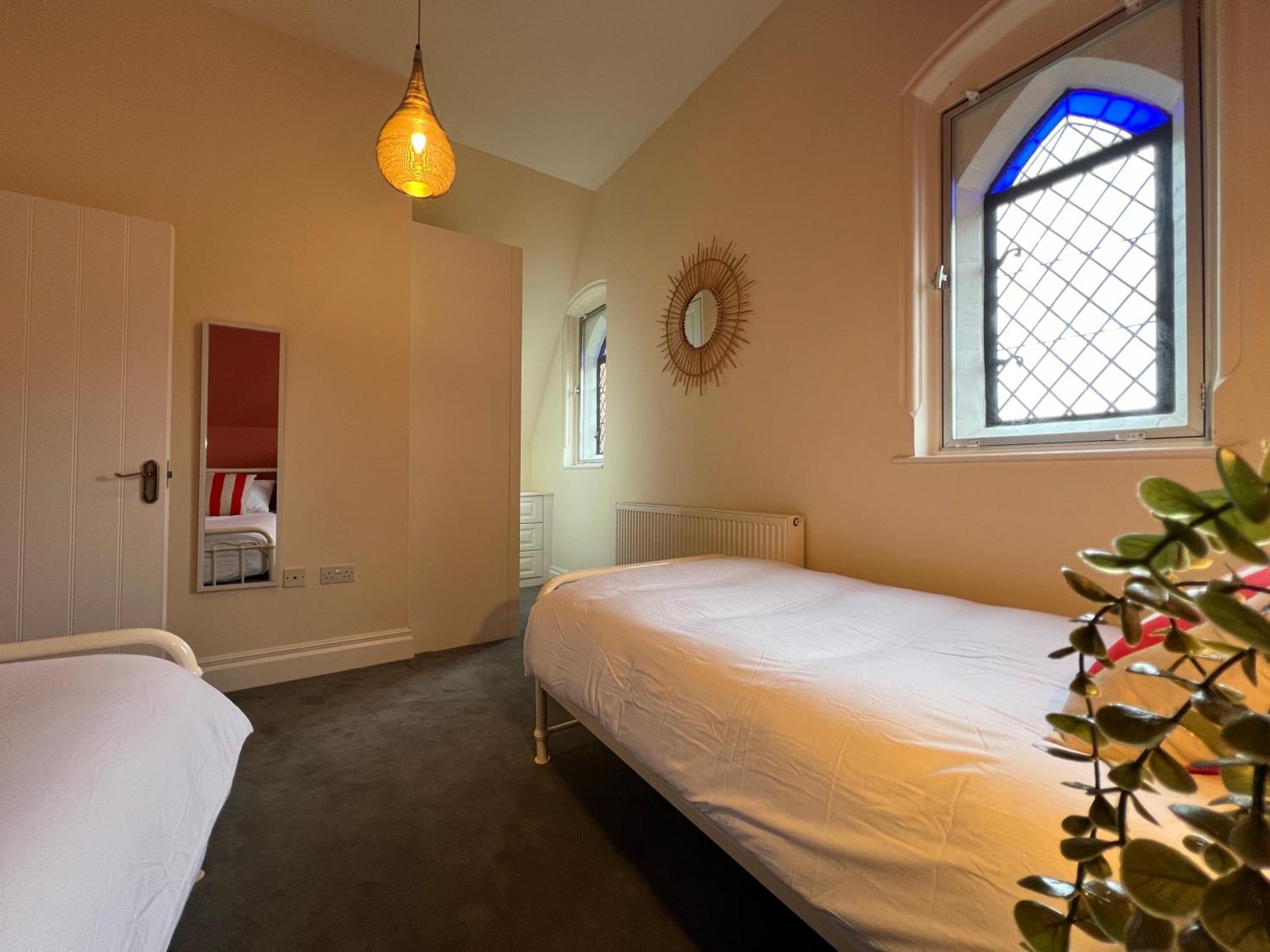 Apartment Incredible 3 Bedrooms Home, Free Parking - A Blend Of Luxury And Character - Incredible Location - Castle, Ascot, Legoland, Heathrow Airport *